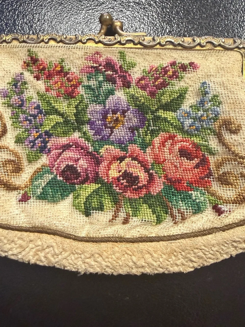Vintage Floral Needlepoint Tapestry Kiss-Lock Clutch coin purse